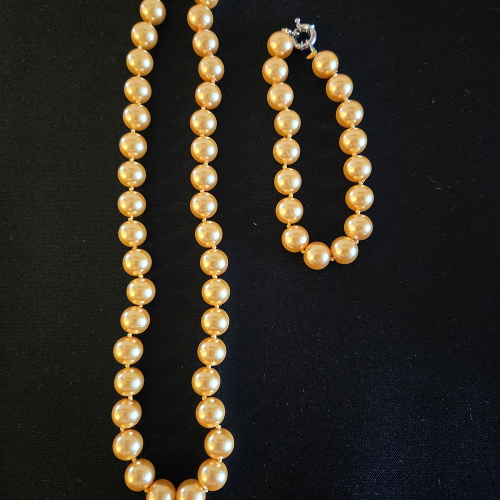 Elegant Gold Pearl Necklace and Bracelet Set‎ Never Used